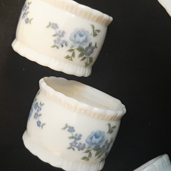 Bone China Japan blue flower Napkin Rings, 1950s - Picture 2 of 3